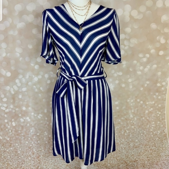 Dresses & Skirts - V neck striped Navy dress